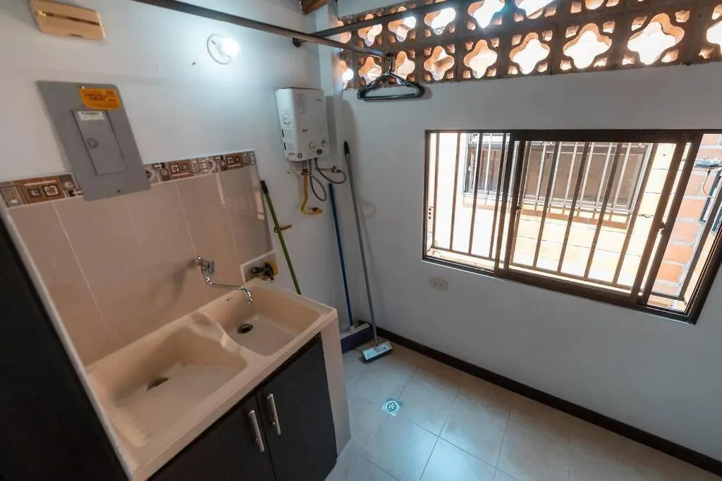 Apartamento Familiar De 3 Habitaciones Mlb401 Μεντεγίν 0*,