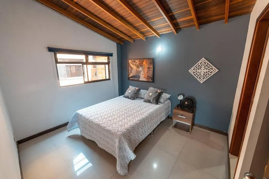 Apartamento Familiar De 3 Habitaciones Mlb401 Μεντεγίν 0*,